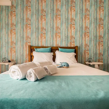 Waves Πόντα Ντελγκάντα