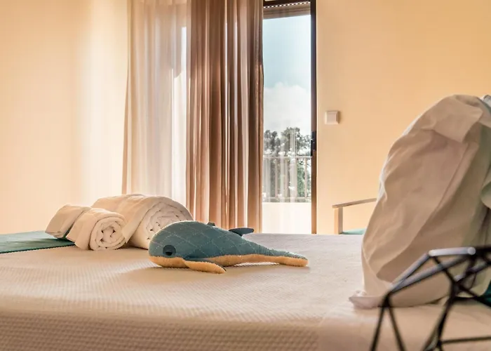 Waves Ponta Delgada (Sao Miguel)